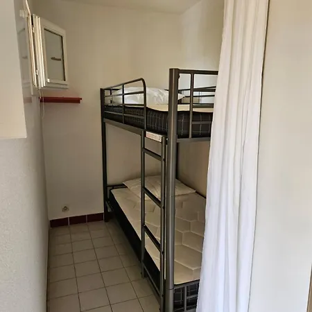 Privee Avec Balcon, Piscine Et Place De Parking