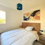Lägenhet Privee Avec Balcon, Piscine Et Place De Parking *