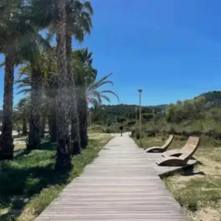 Lejlighed Privee Avec Balcon, Piscine Et Place De Parking Le Lavandou