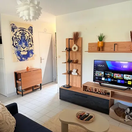 Privee Avec Balcon, Piscine Et Place De Parking Lägenhet *
