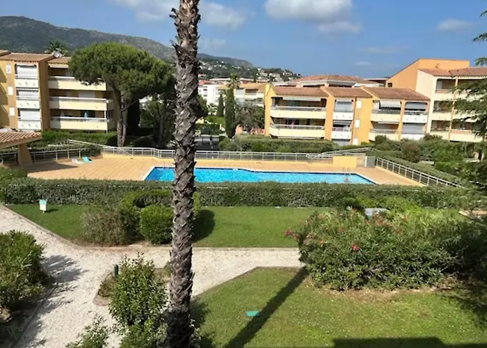 Privee Avec Balcon, Piscine Et Place De Parking Lejlighed