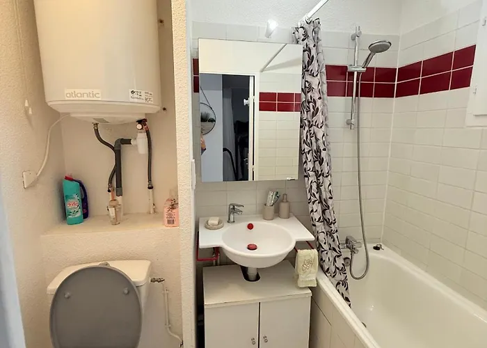 Apartman Privee Avec Balcon, Piscine Et Place De Parking