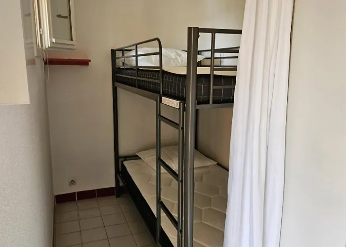 Privee Avec Balcon, Piscine Et Place De Parking